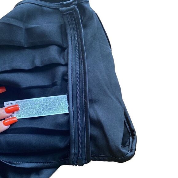 NWOT 2 piece bundle, Forever 21 brown and black silk tops - Picture 8 of 9